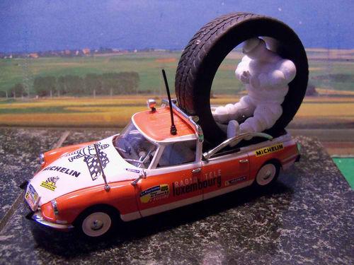 Citroën DS  Pub 