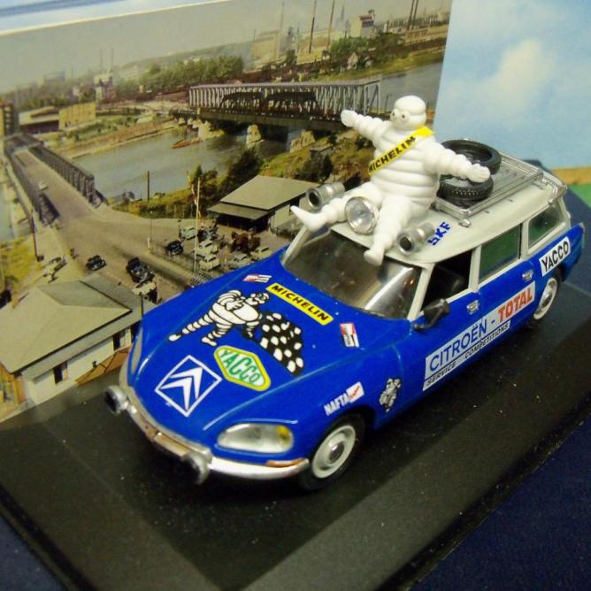 ID 19 Assistance Diorama Style Route Bleue