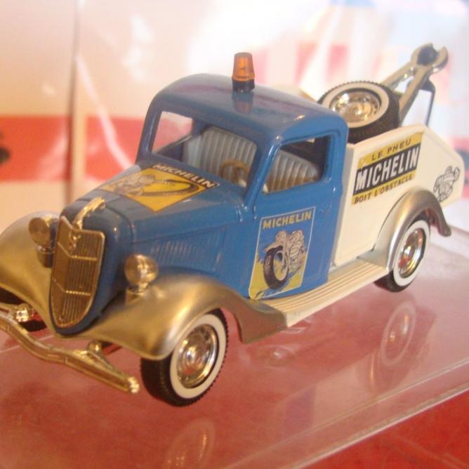 Ford dépanneuse 