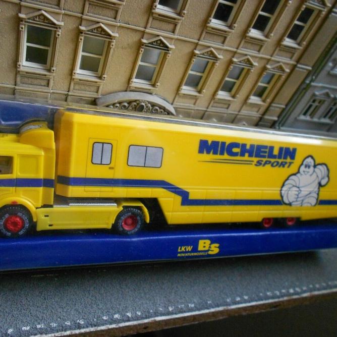 Mercedes semi remorque