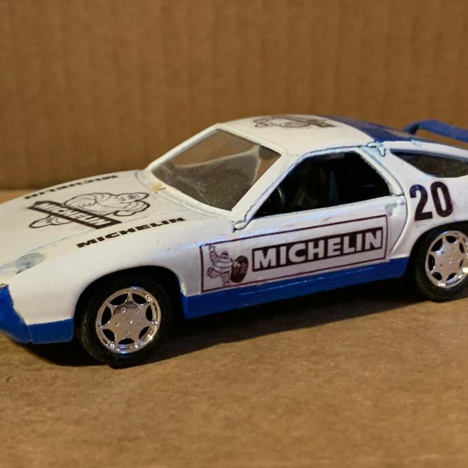 Porsche 928 
