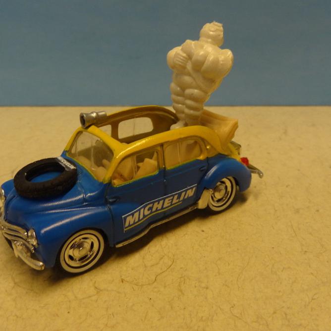 Renault 4CV Pub